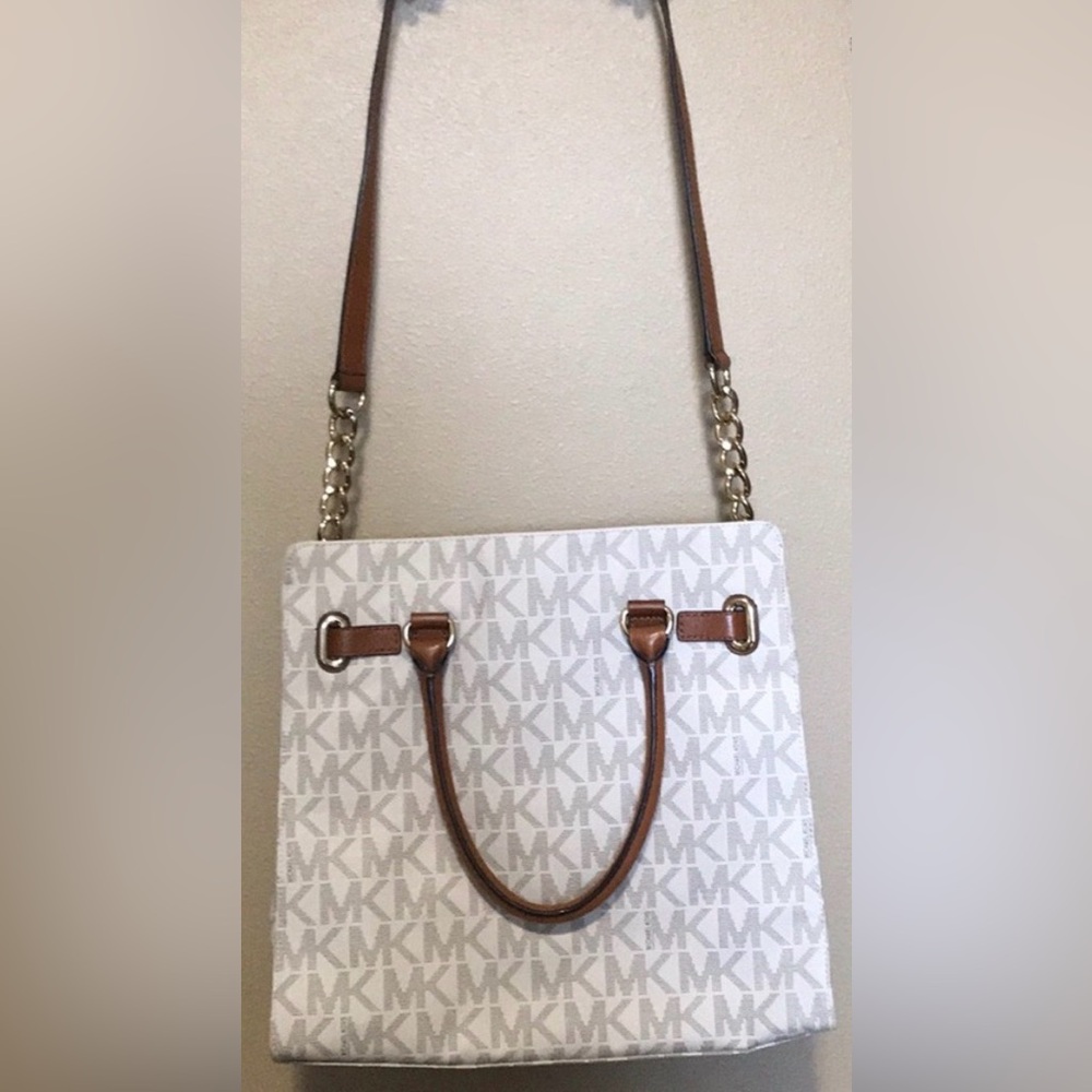 Michael Kors large Hamilton purse - Picture 3 of 9